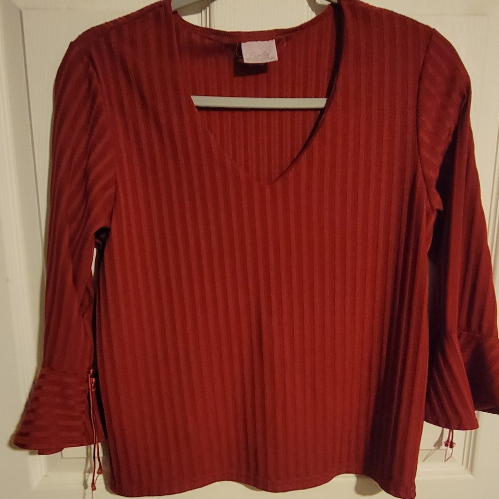 Fiorlini International Fitted Flared Sleeve blouse Medium